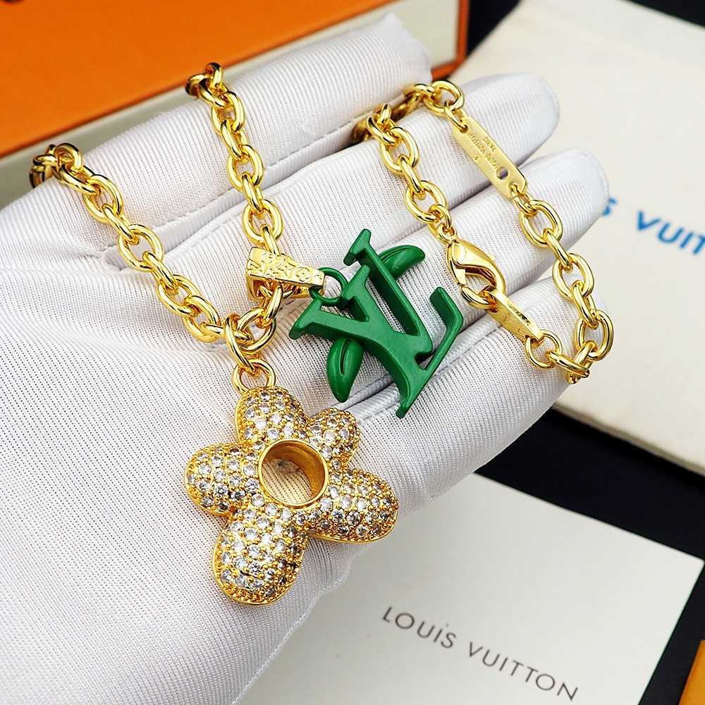 Louis Vuitton LV Blooming Pendant   M01867 - DesignerGu