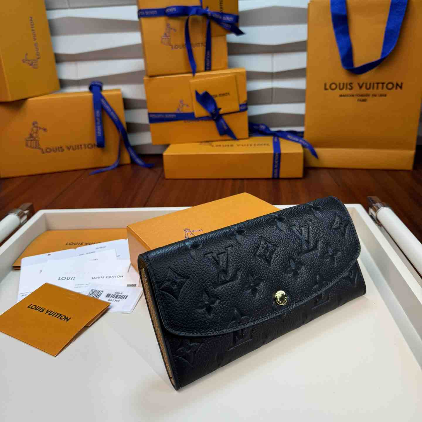 Louis Vuitton Emilie Wallet  M62369 - DesignerGu