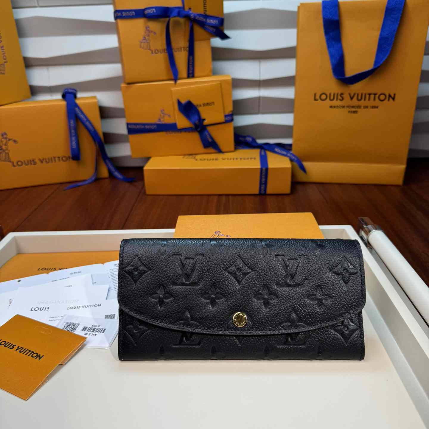 Louis Vuitton Emilie Wallet  M62369 - DesignerGu