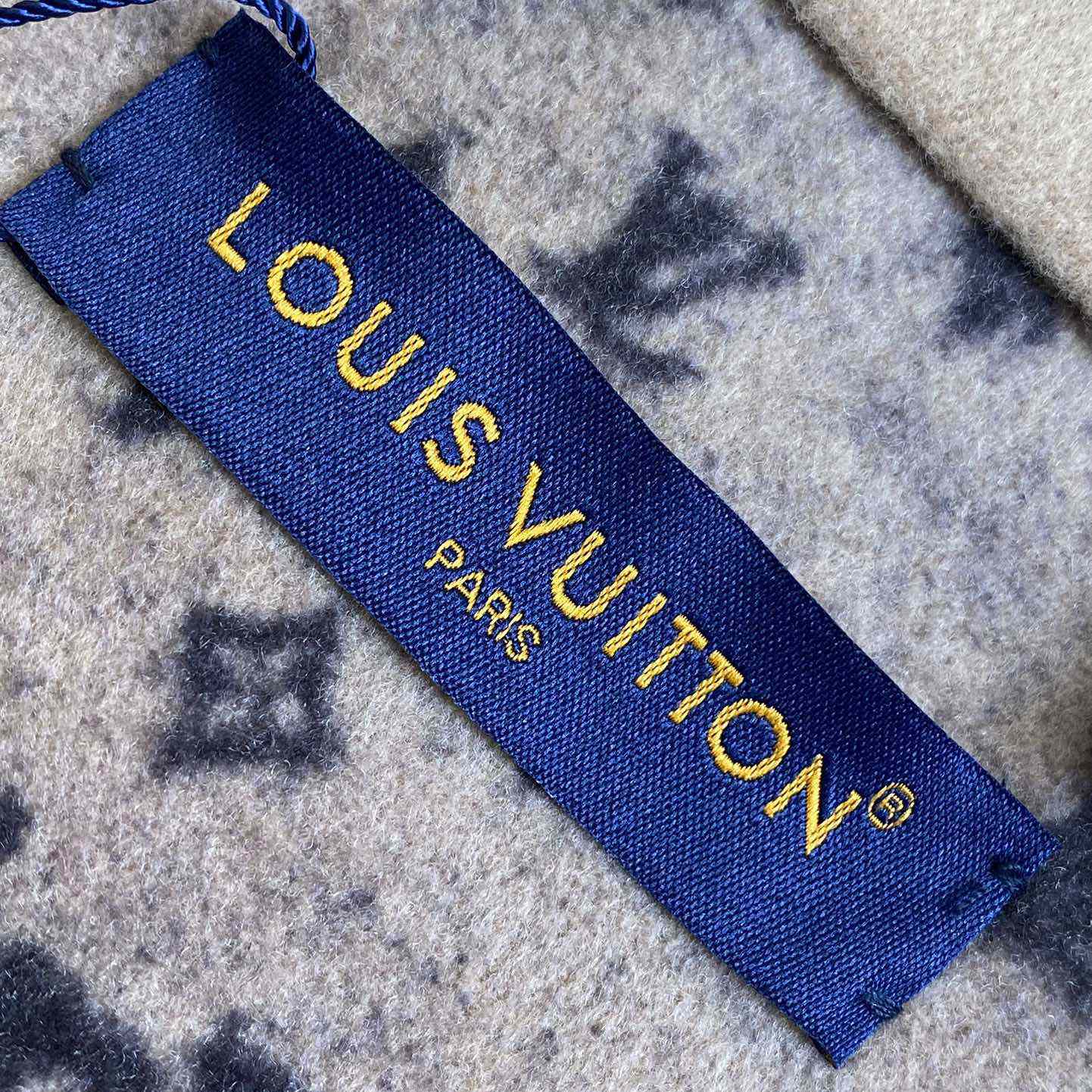 Louis Vuitton Double-Face Wool Blend Overshirt  1AFA59 - DesignerGu