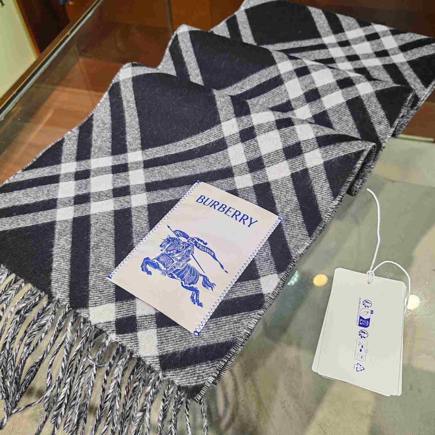 Burberry Check Cashmere Scarf - DesignerGu