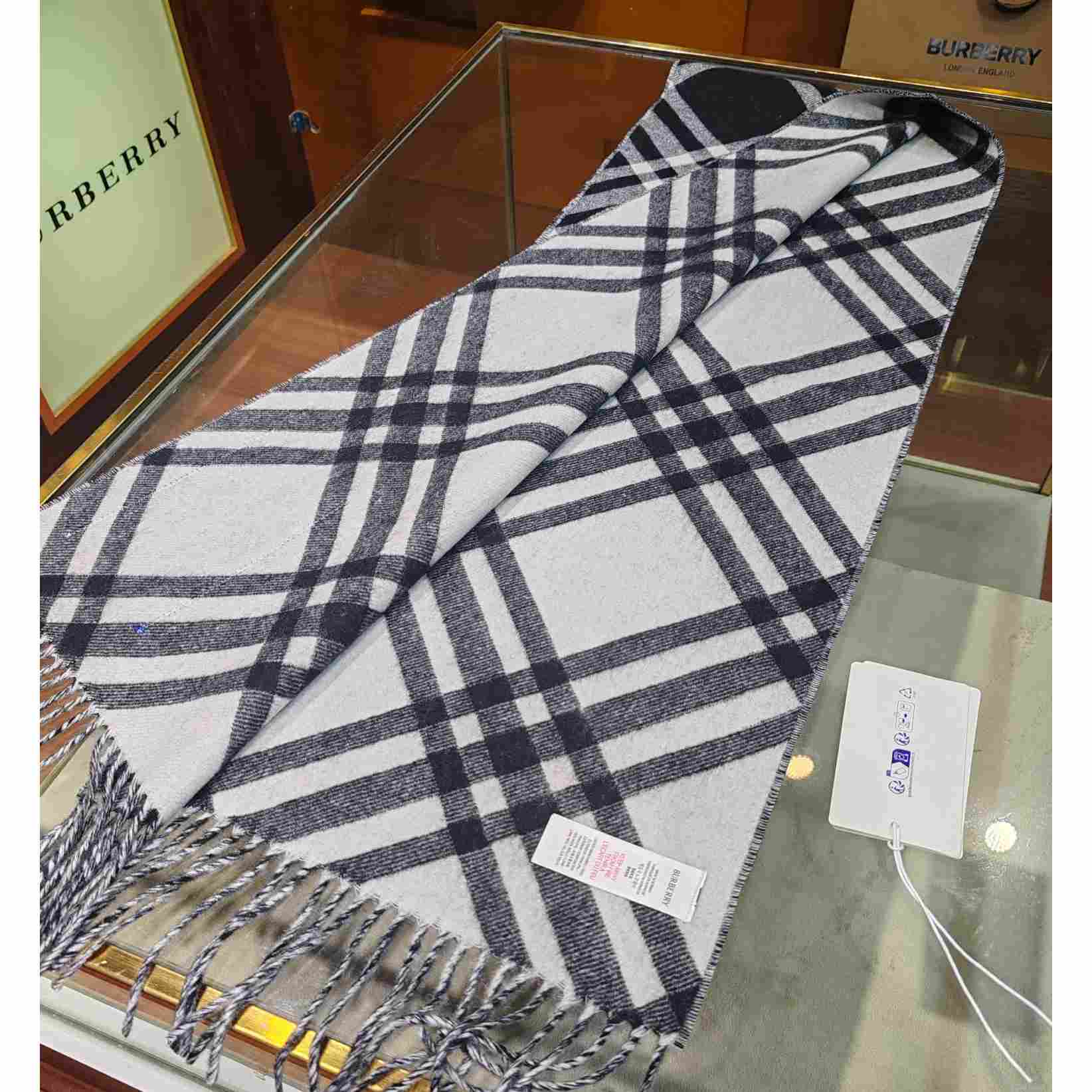 Burberry Check Cashmere Scarf - DesignerGu