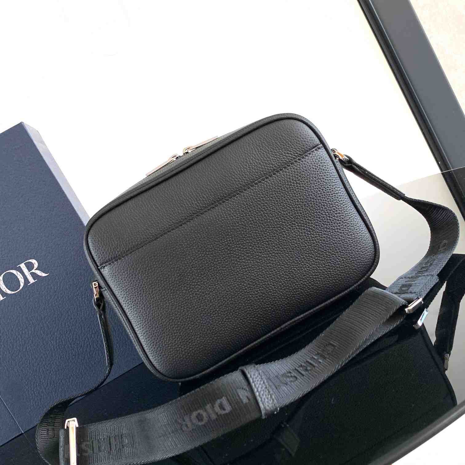 Dior Rider 2.0 Zipped Messenger Bag  - DesignerGu