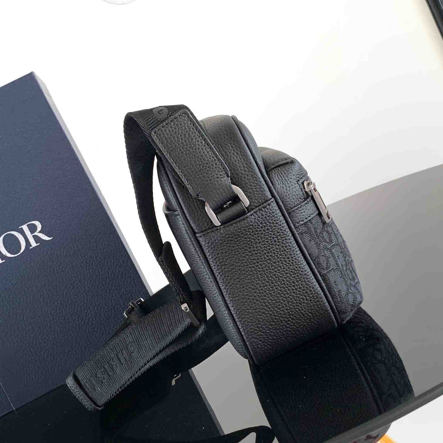 Dior Rider 2.0 Zipped Messenger Bag  - DesignerGu