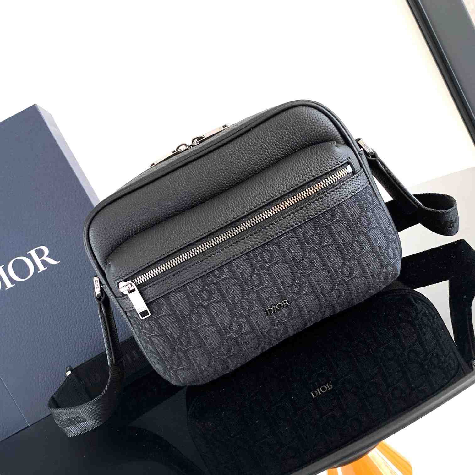 Dior Rider 2.0 Zipped Messenger Bag  - DesignerGu