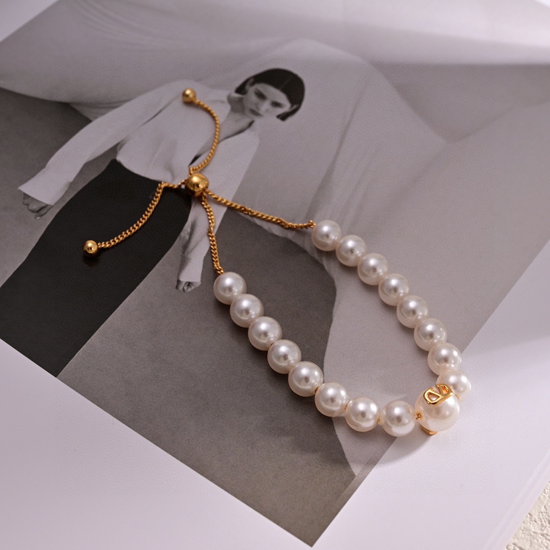 Valenti VLogo Signature Metal And Resin Pearls Bracelet  - DesignerGu