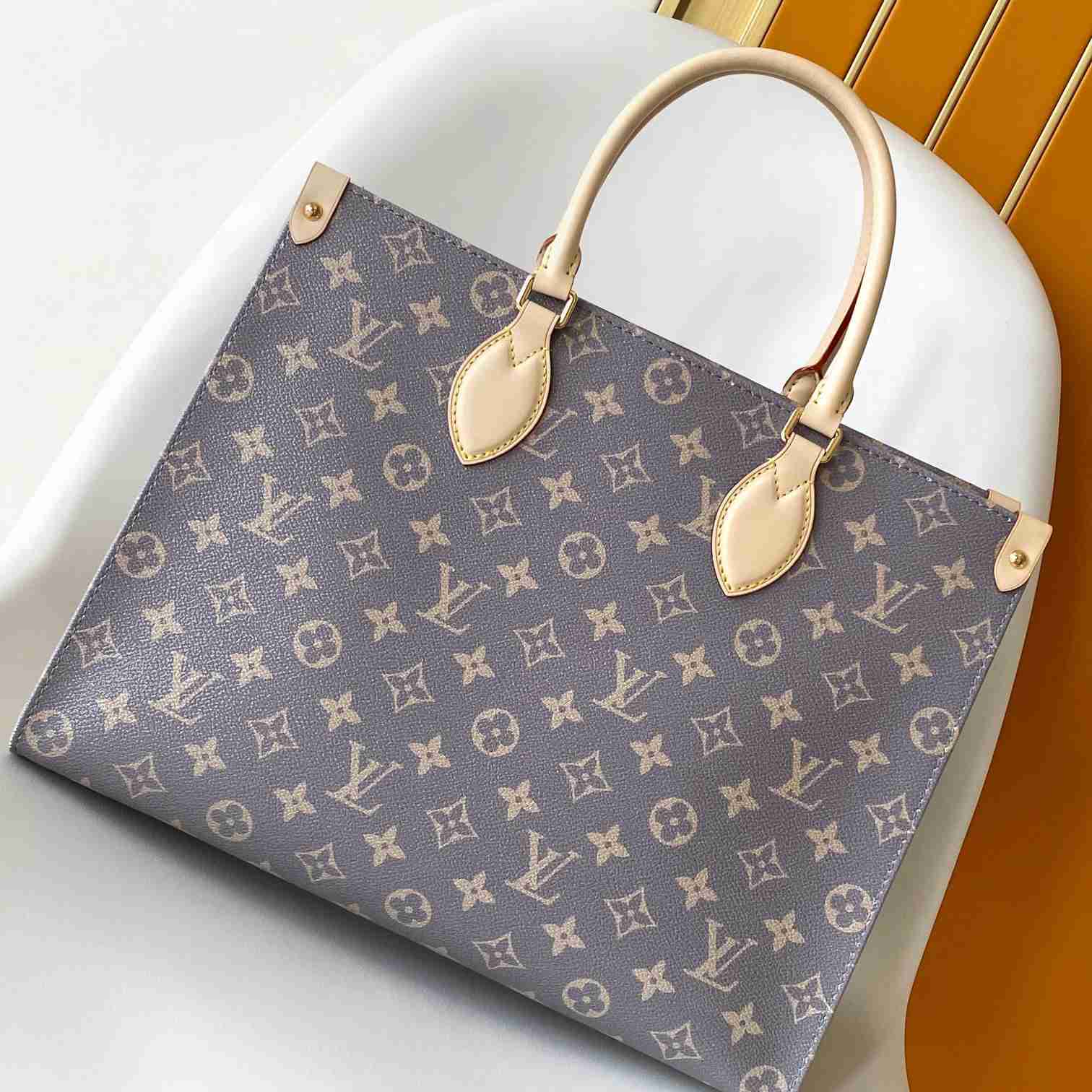 Louis Vuitton OnTheGo MM   M12415 - DesignerGu