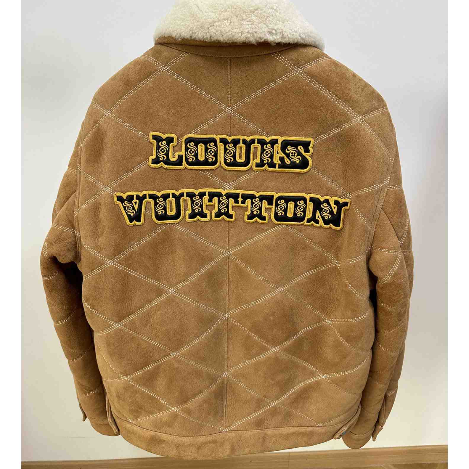 Louis Vuitton Embroidered Shearling Workwear Blouson   1AFXIM - DesignerGu