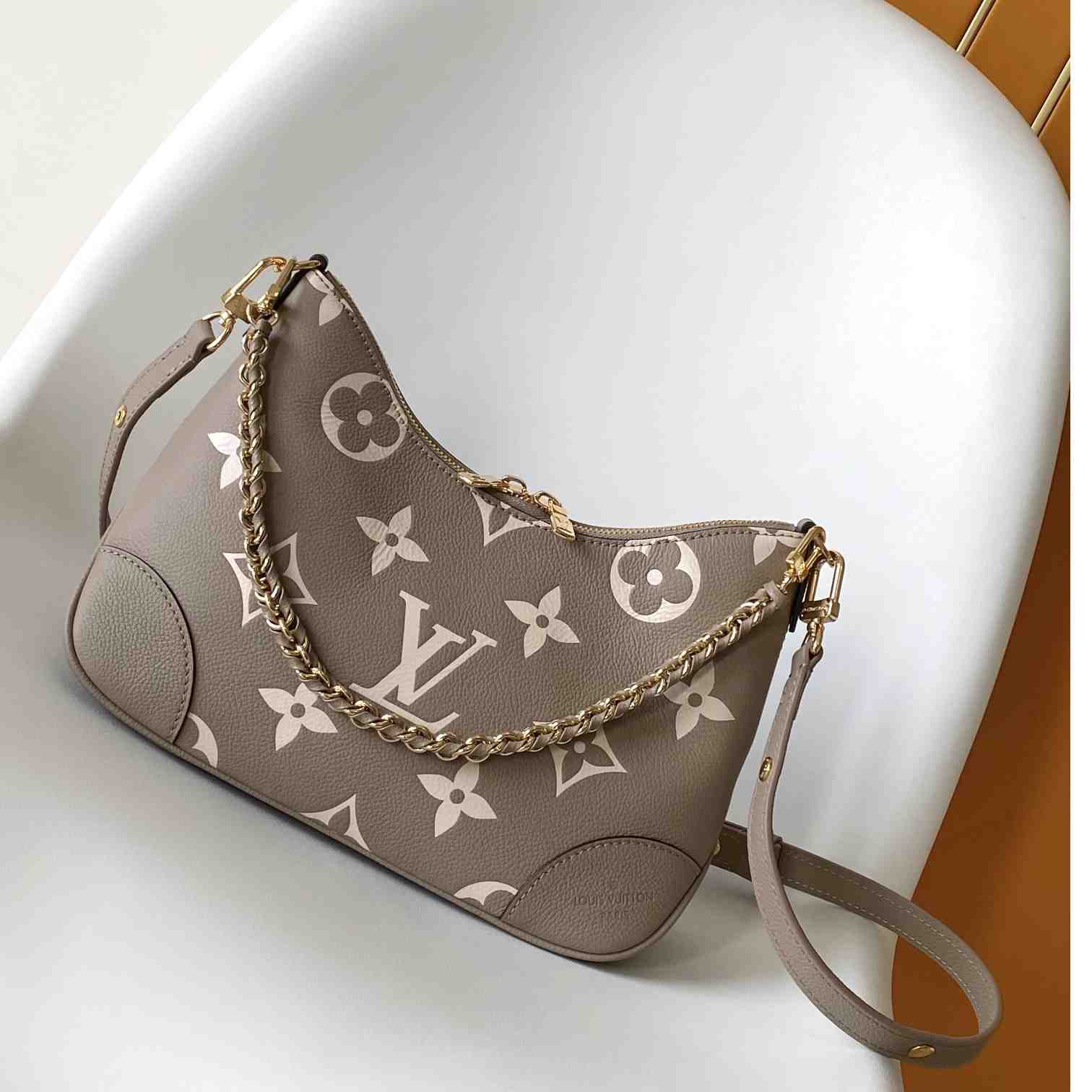 Louis Vuitton Boulogne  M13224 - DesignerGu