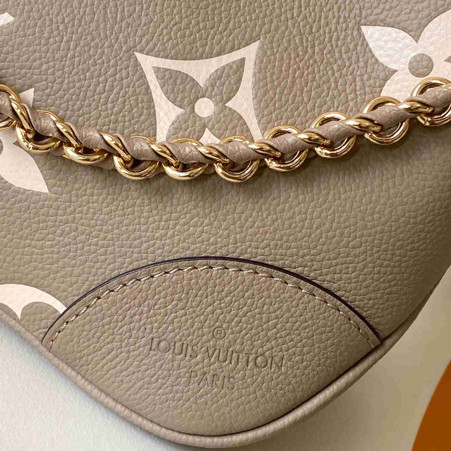 Louis Vuitton Boulogne  M13224 - DesignerGu