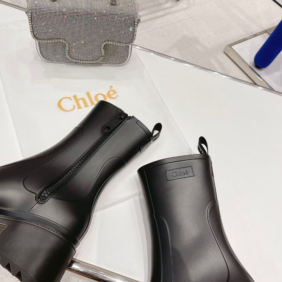 Chloe Debossed-logo Chunky Boots - DesignerGu