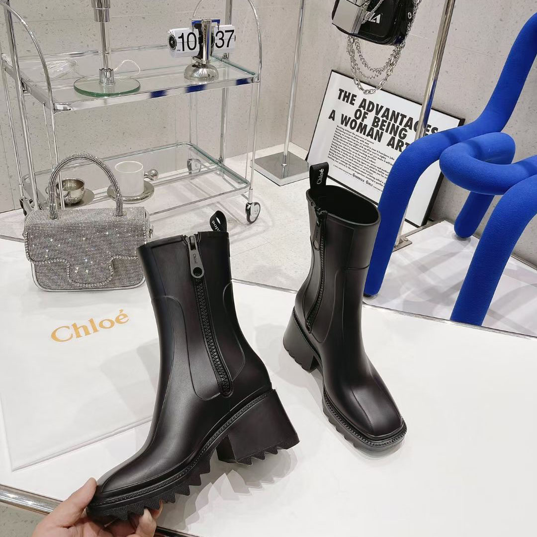 Chloe Debossed-logo Chunky Boots - DesignerGu