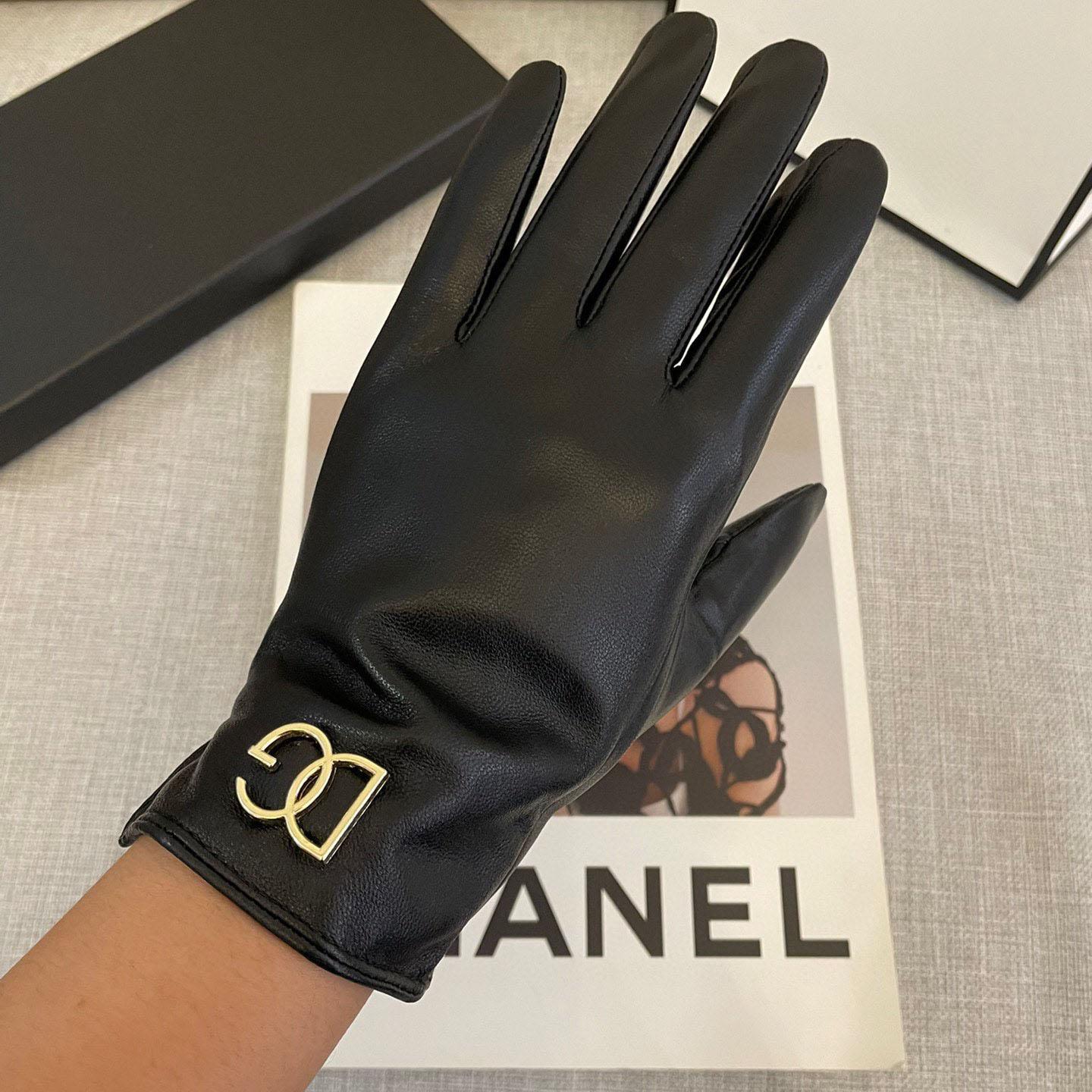 Dolce & Gabbana Gloves  - DesignerGu