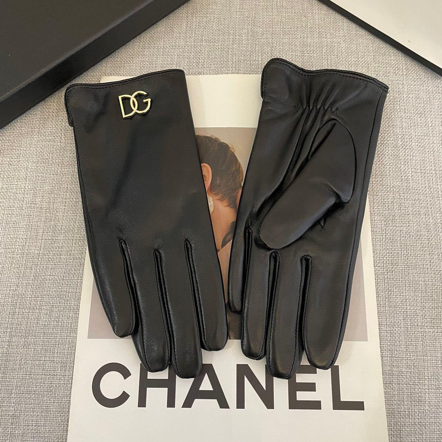 Dolce & Gabbana Gloves  - DesignerGu