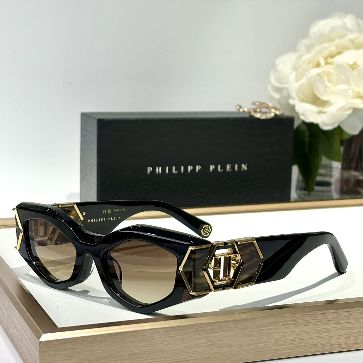 Philipp Plein Plein Hera Cat-eye Sunglasses   SPP136 - DesignerGu