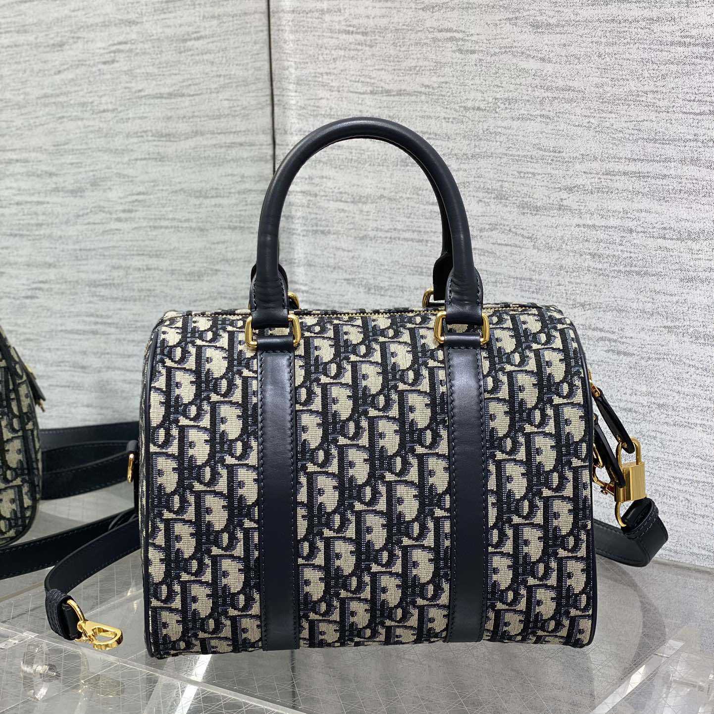 Dior Groove 25 Bag  - DesignerGu