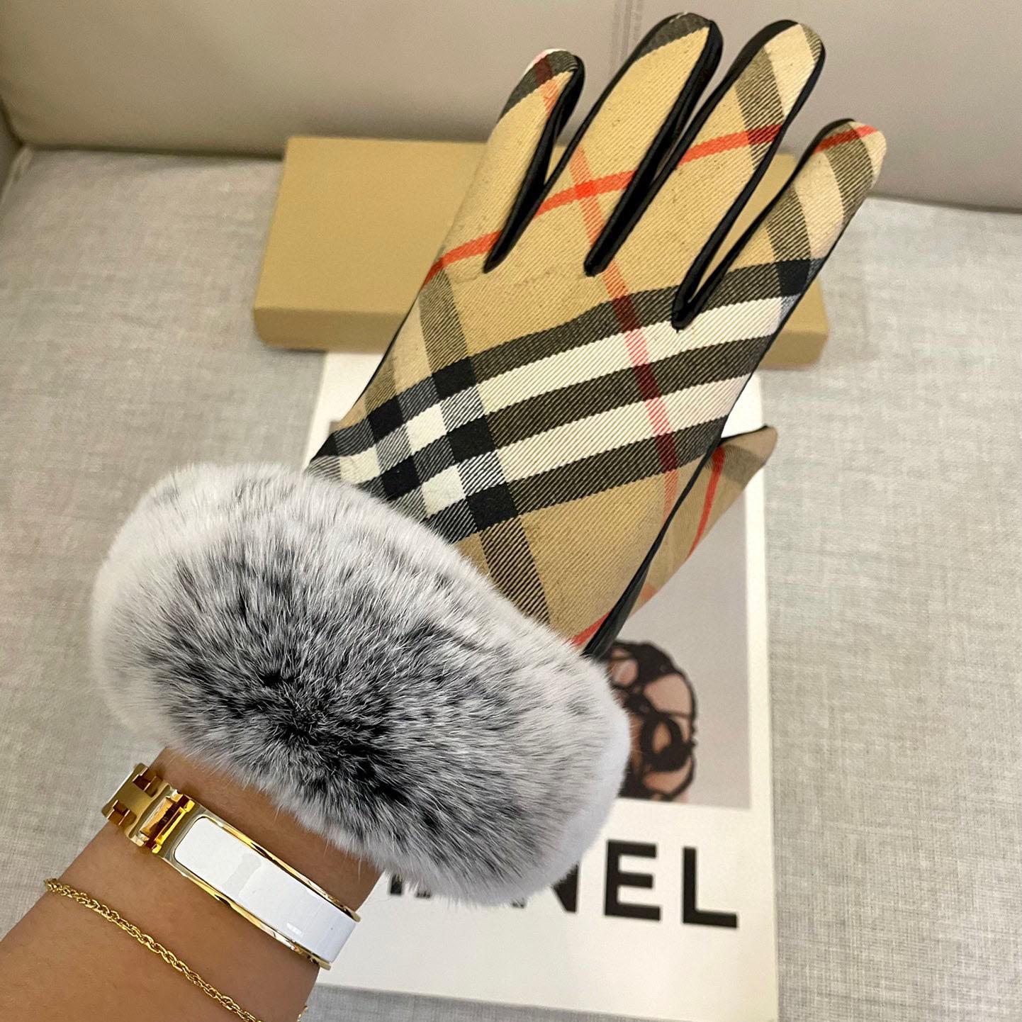 Burberry Gloves  - DesignerGu