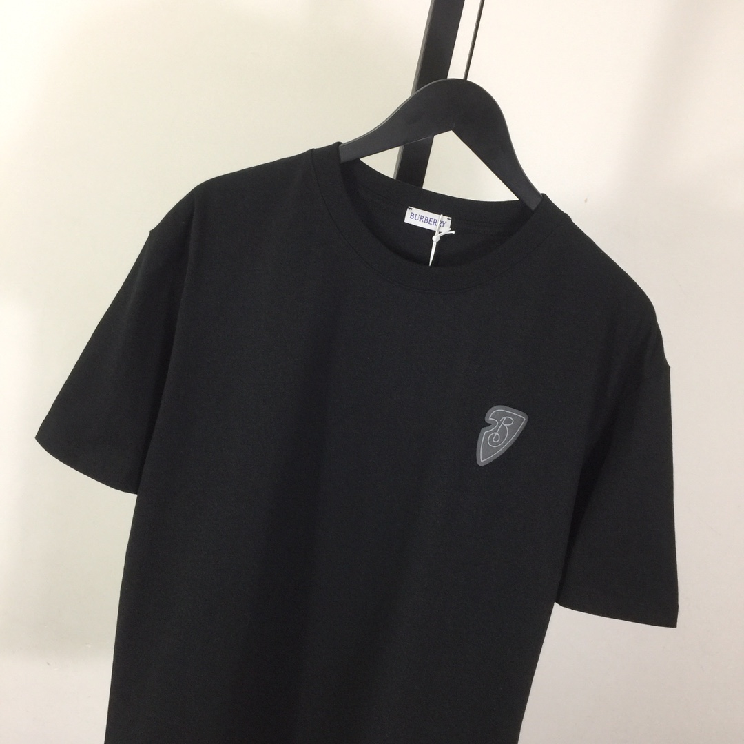 Burberry Cavalier Noir T-shirt - DesignerGu