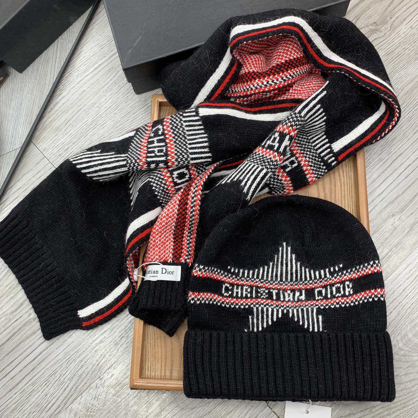 Dior Beanie And Scarf - DesignerGu