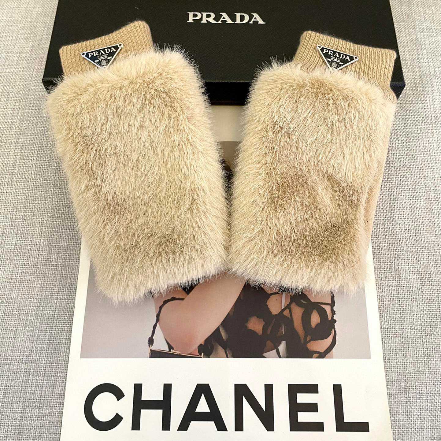 Prada Gloves  - DesignerGu