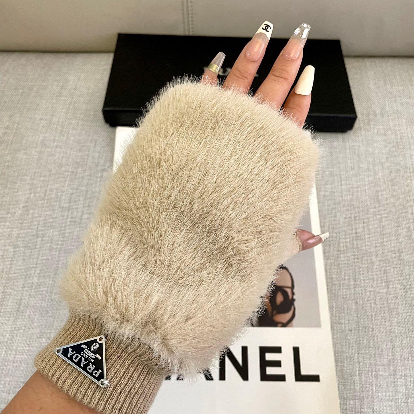 Prada Gloves  - DesignerGu