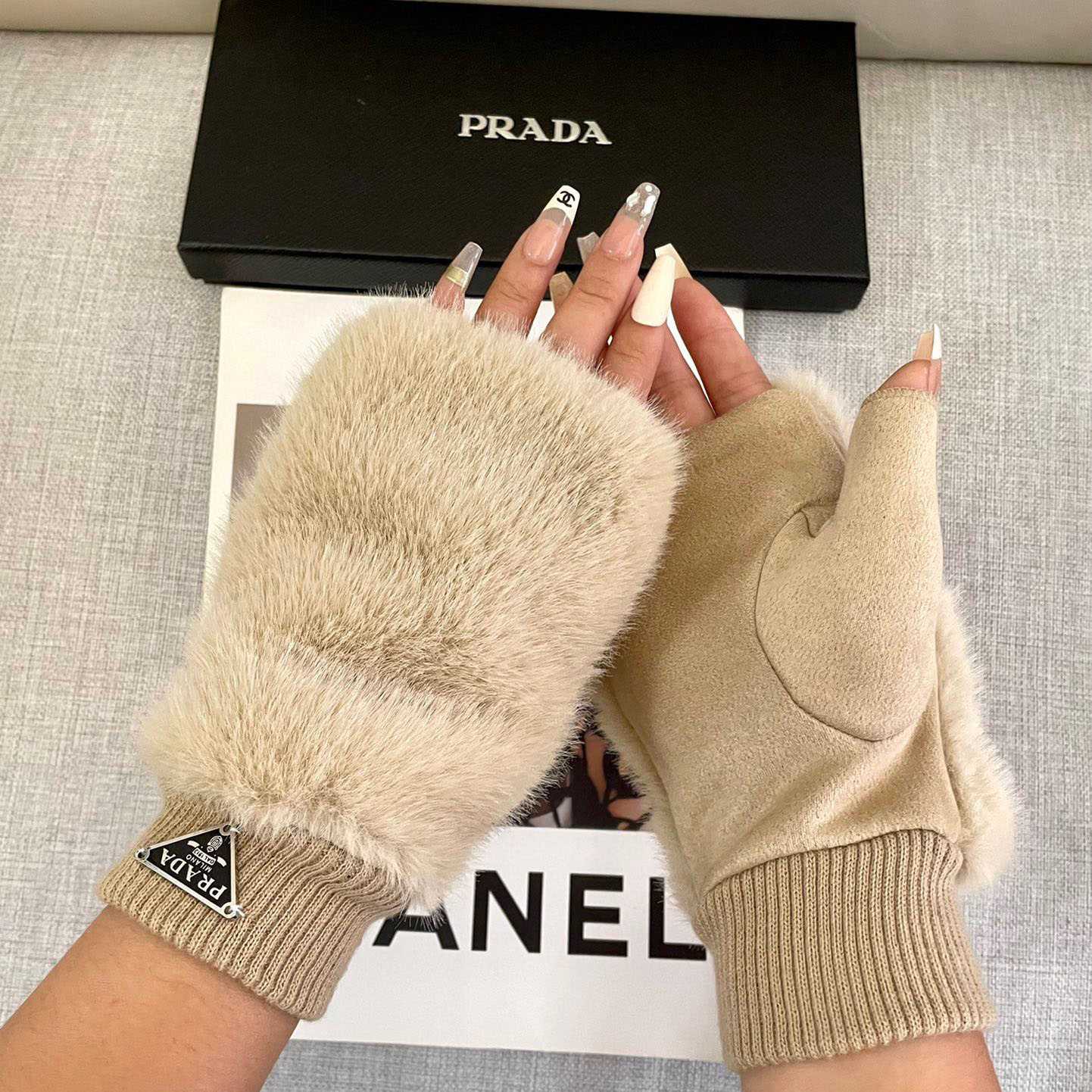 Prada Gloves  - DesignerGu