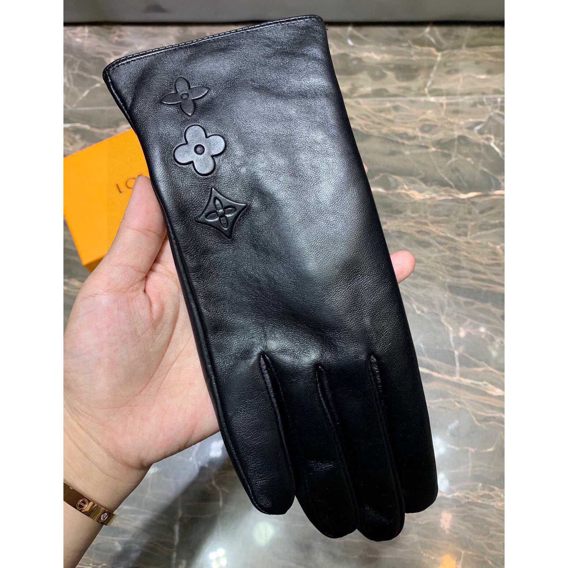 Louis Vuitton Gloves  - DesignerGu