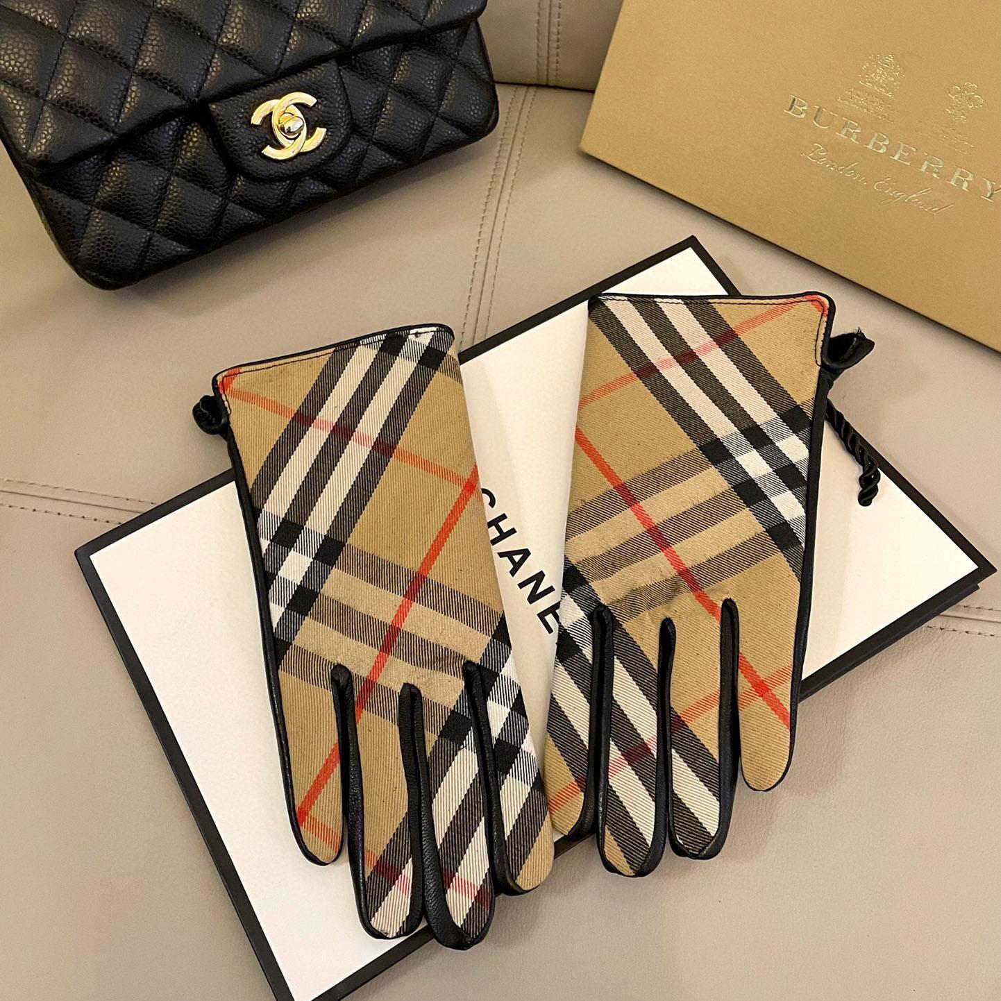 Burberry Gloves  - DesignerGu