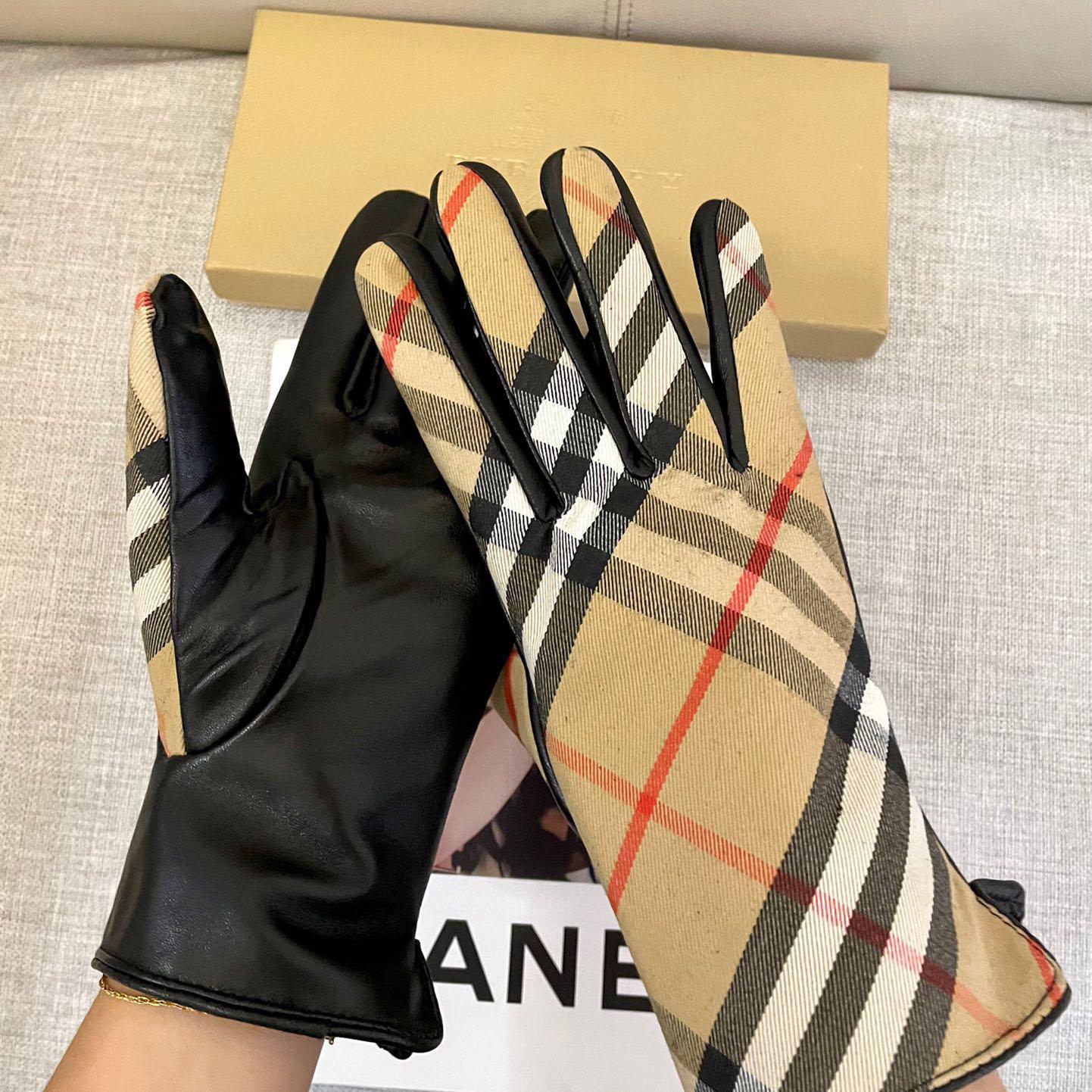 Burberry Gloves  - DesignerGu