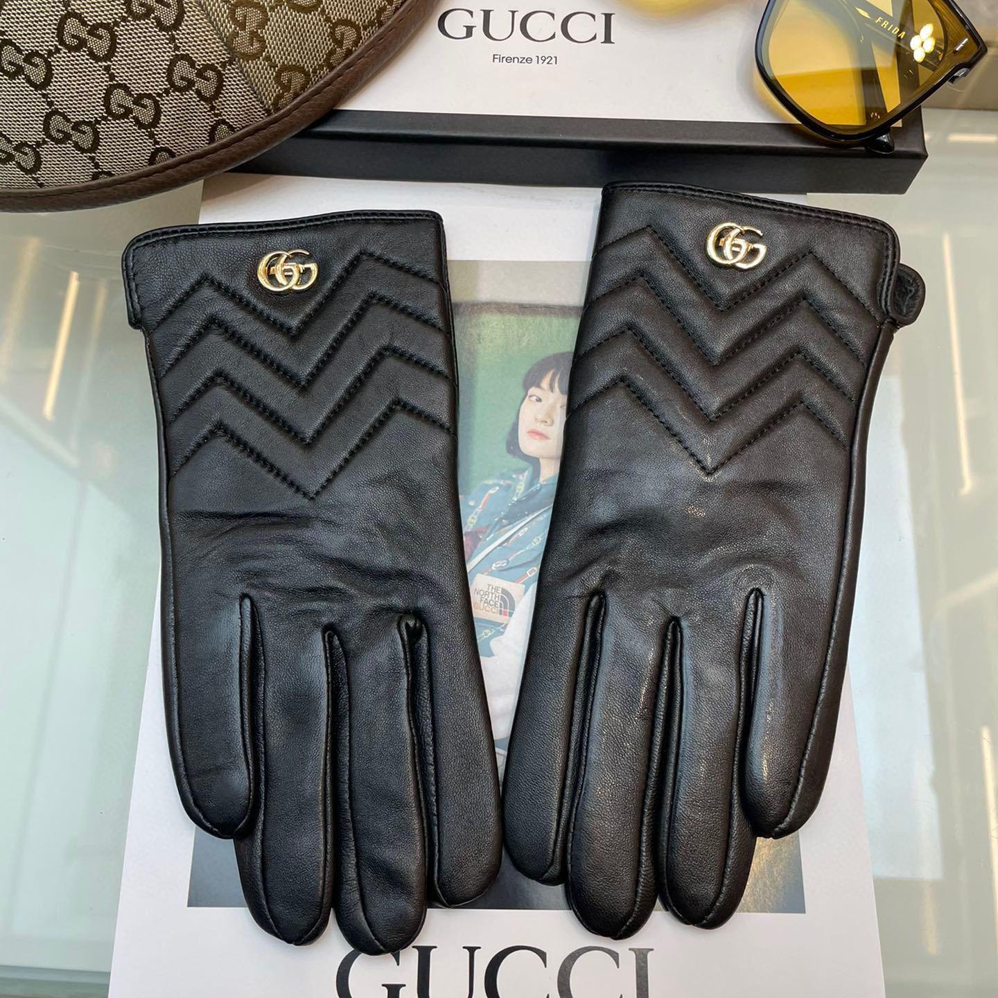 Gucci Gloves  - DesignerGu