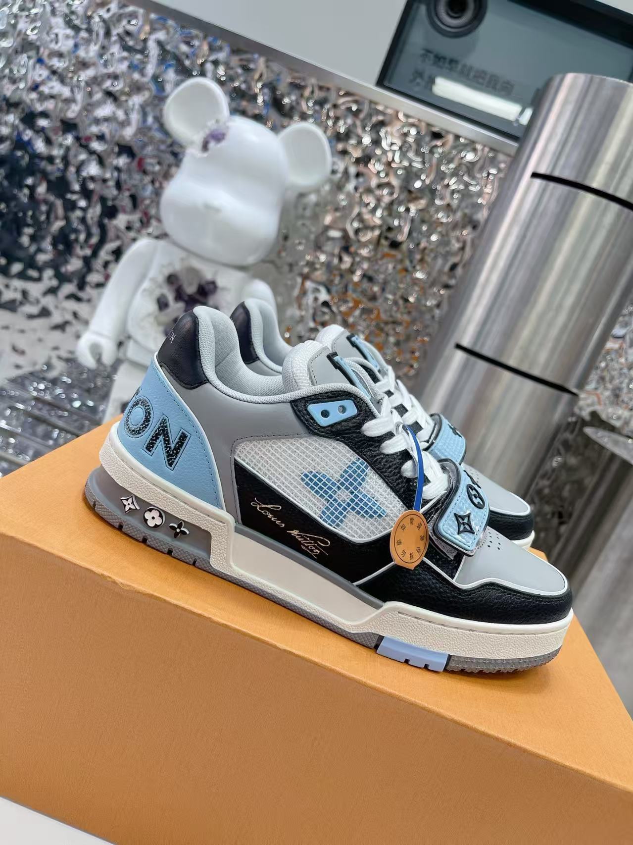 Louis Vuitton Trainer Sneaker(upon uk size) - DesignerGu