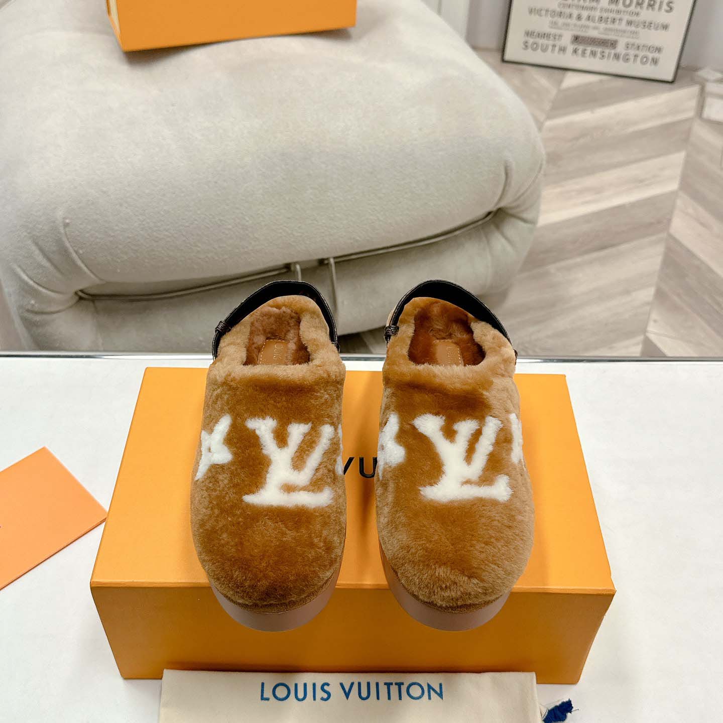 Louis Vuitton Aspen Platform Clog           - DesignerGu