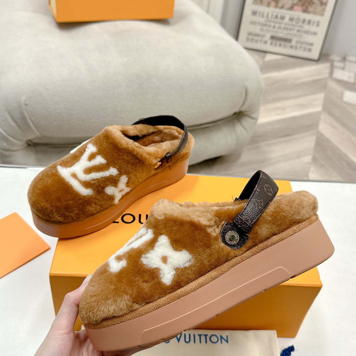 Louis Vuitton Aspen Platform Clog           - DesignerGu