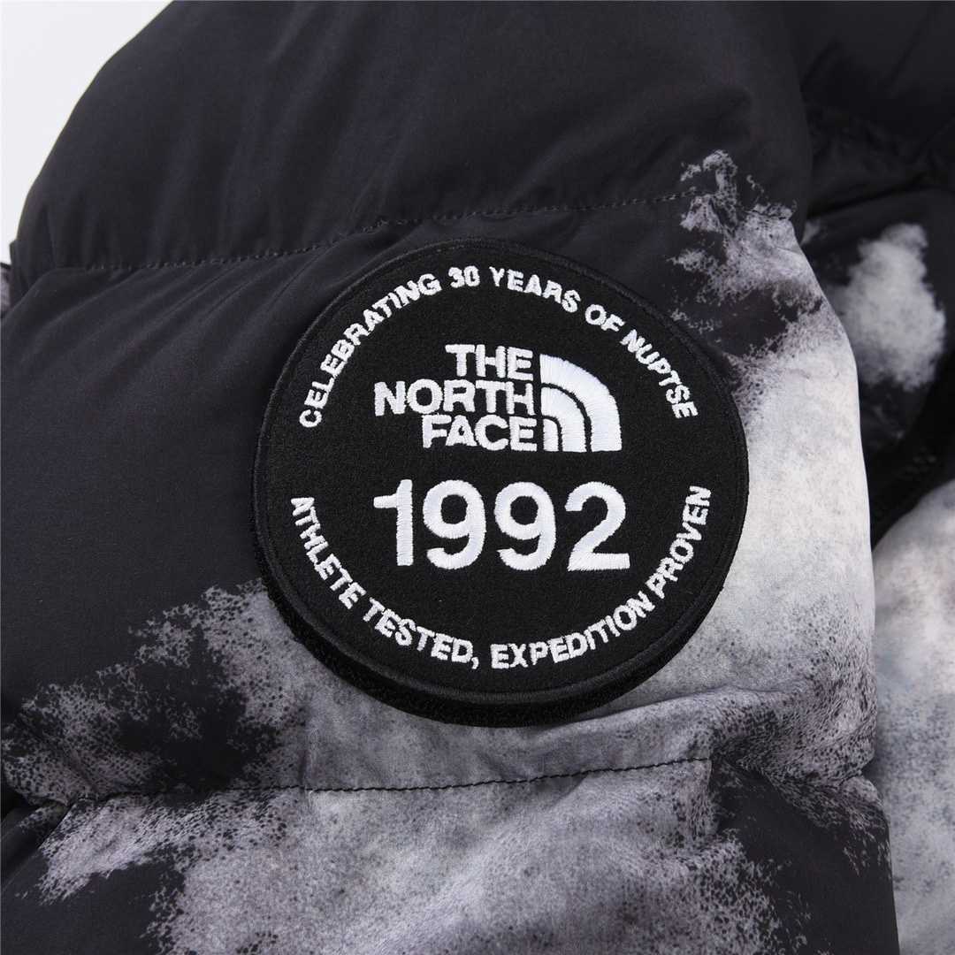 The North Face Retro Nuptse 700 Fill Goose Down Jacket  - DesignerGu