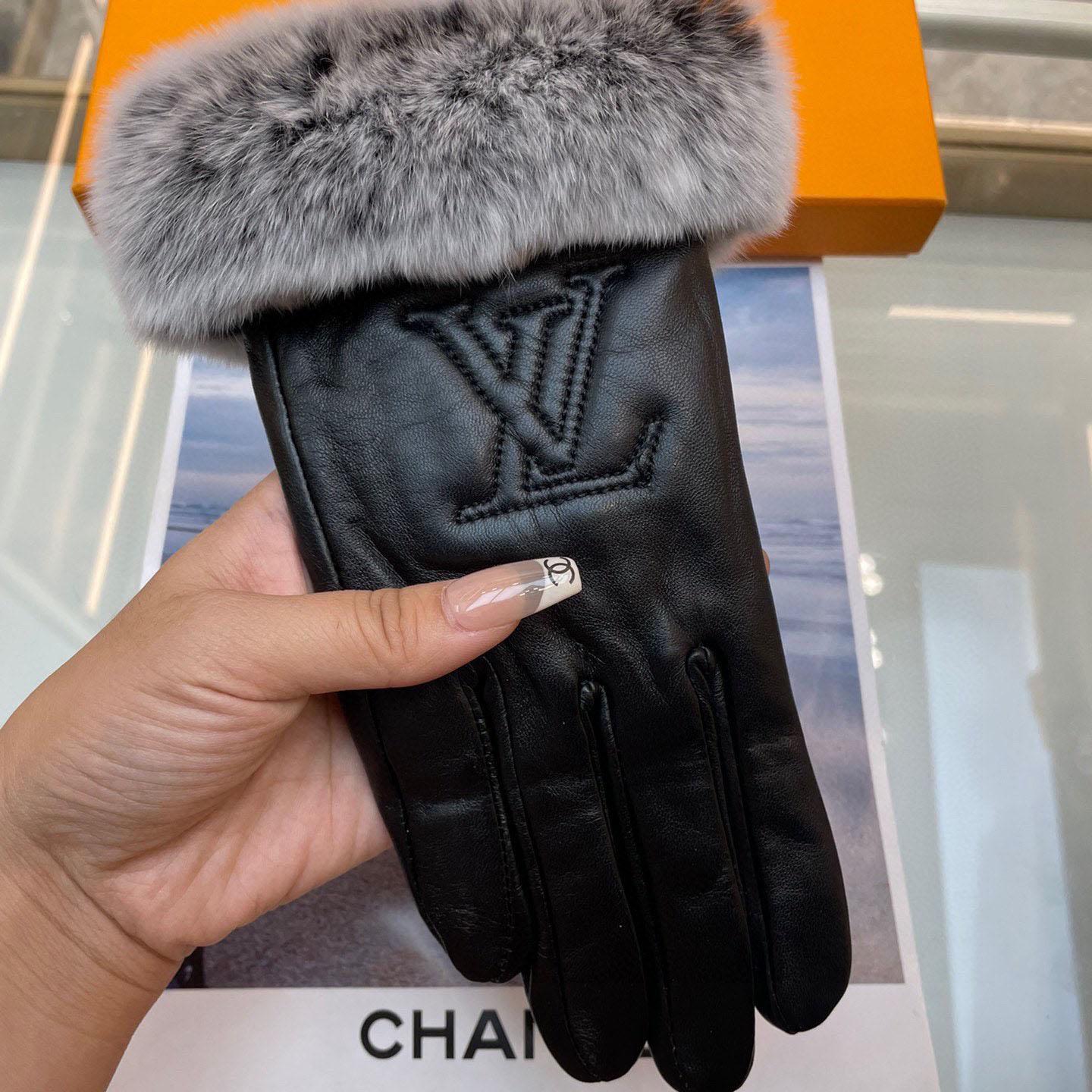 Louis Vuitton Gloves  - DesignerGu