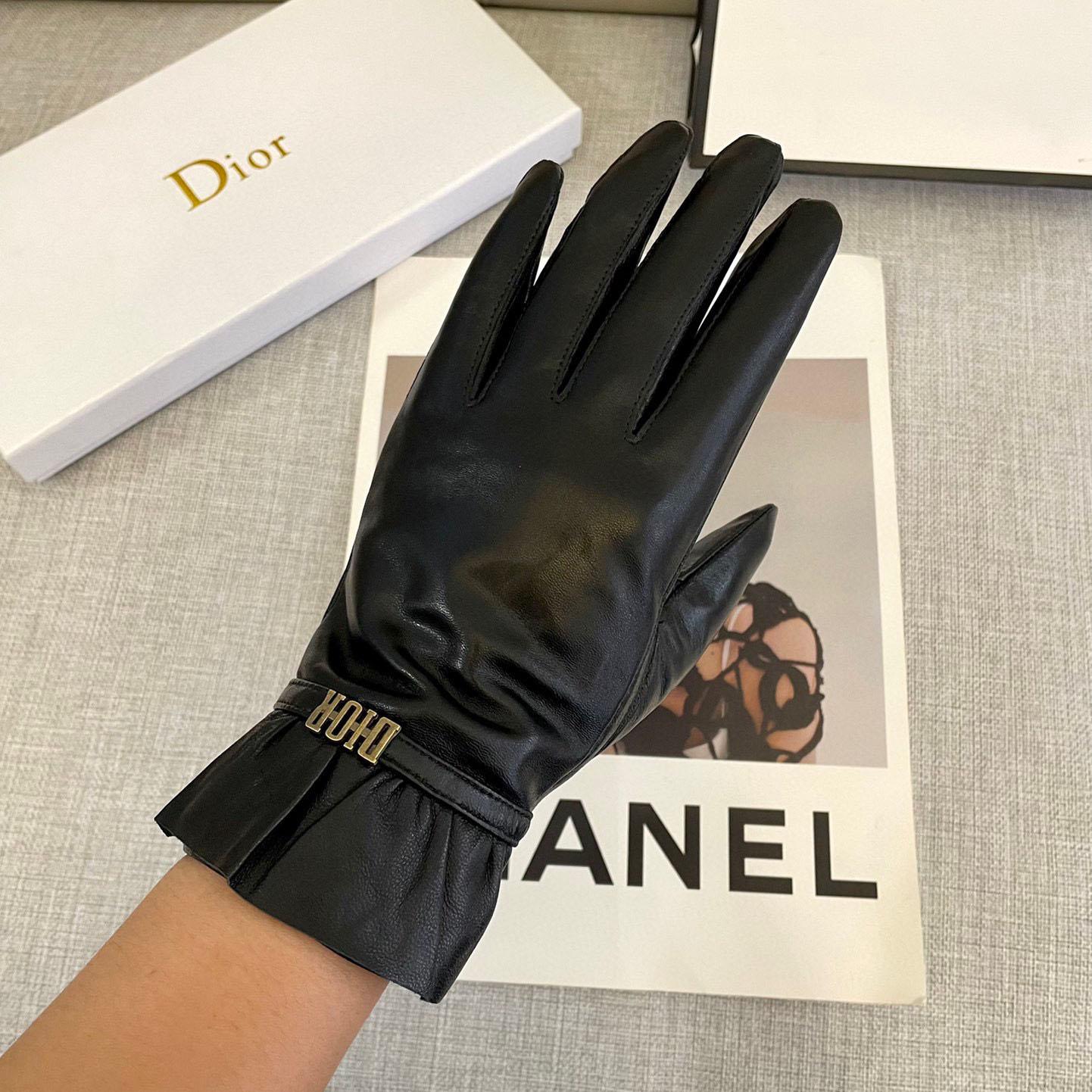 Dior Gloves  - DesignerGu