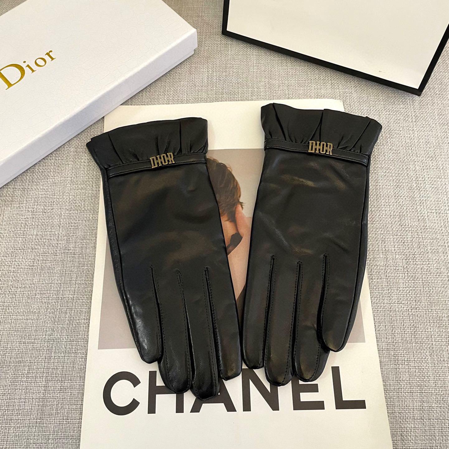 Dior Gloves  - DesignerGu