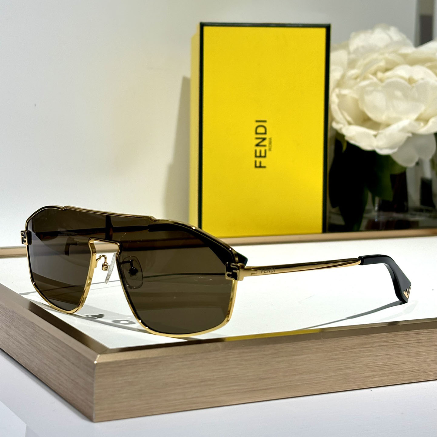 Fendi Sky Sunglasses   FE40129U - DesignerGu