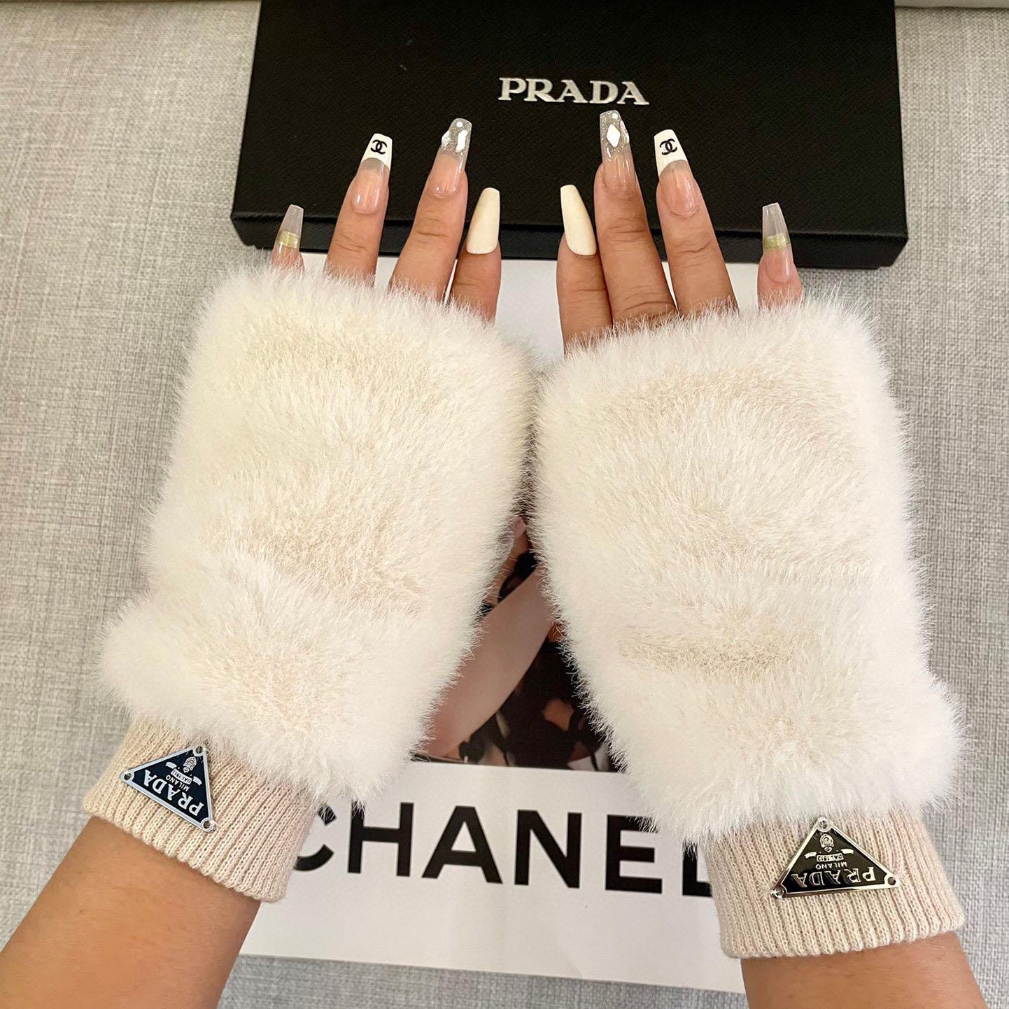 Prada Gloves  - DesignerGu