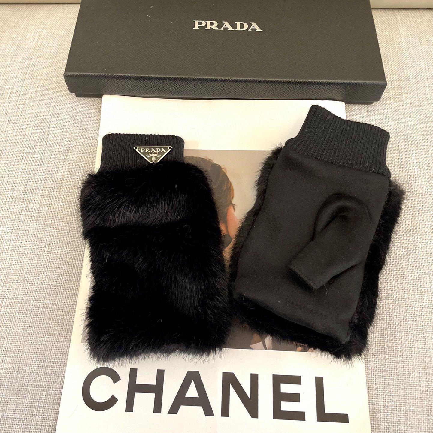 Prada Gloves  - DesignerGu