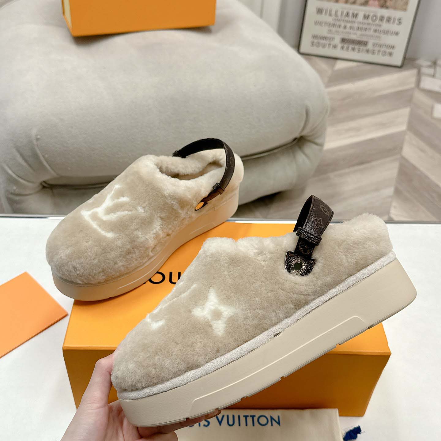 Louis Vuitton Aspen Platform Clog           - DesignerGu