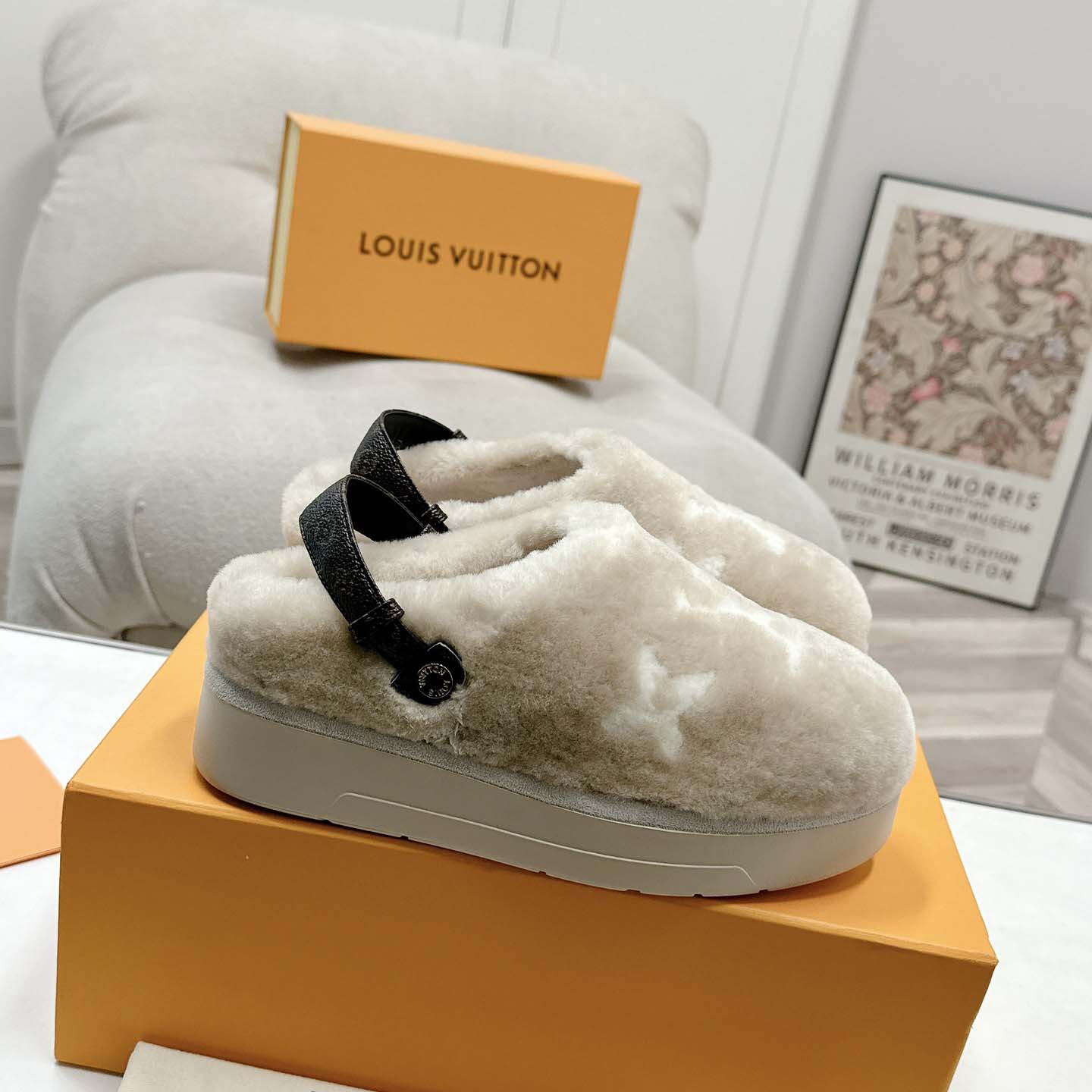 Louis Vuitton Aspen Platform Clog           - DesignerGu