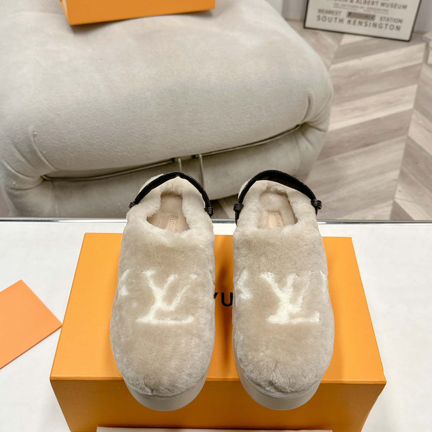 Louis Vuitton Aspen Platform Clog           - DesignerGu