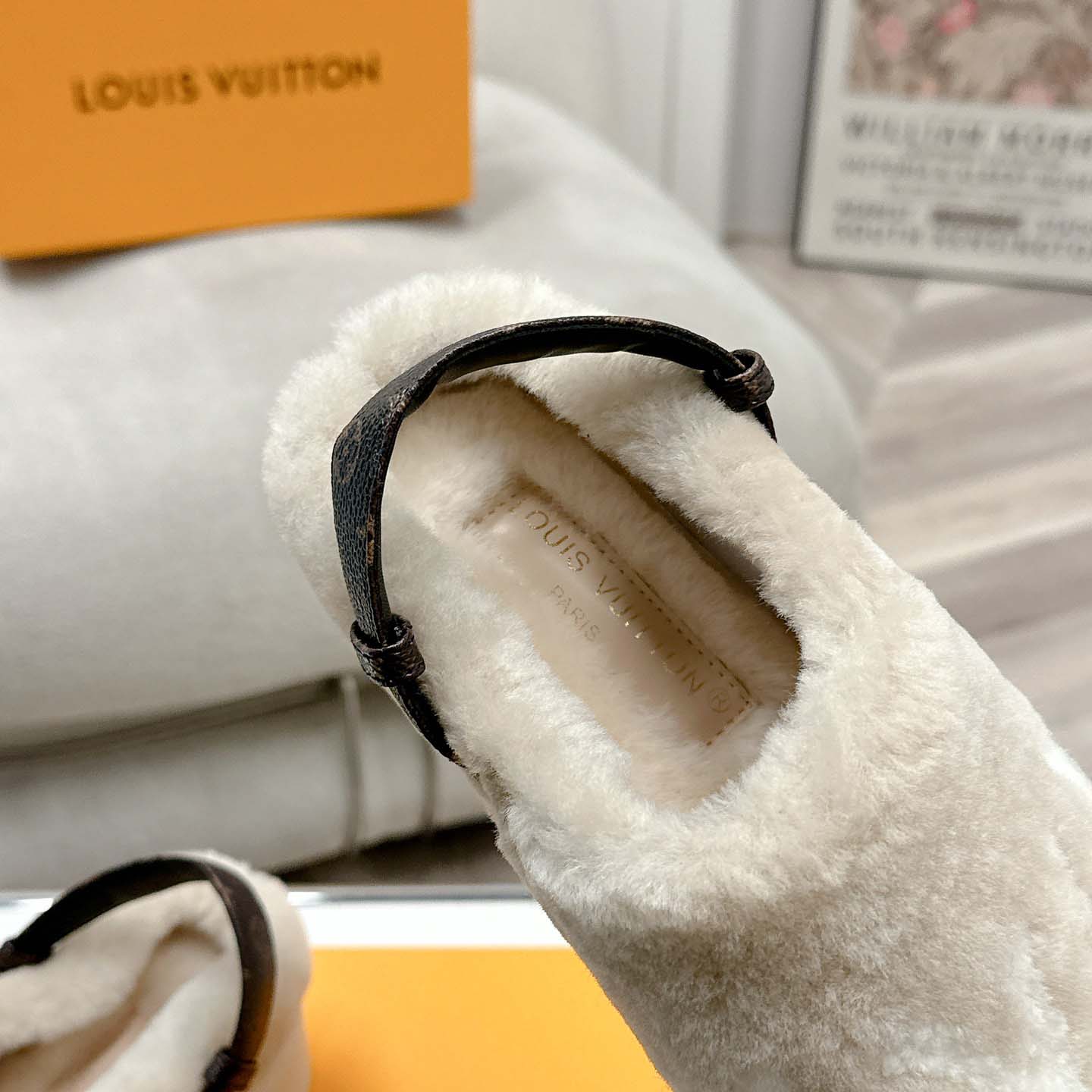 Louis Vuitton Aspen Platform Clog           - DesignerGu