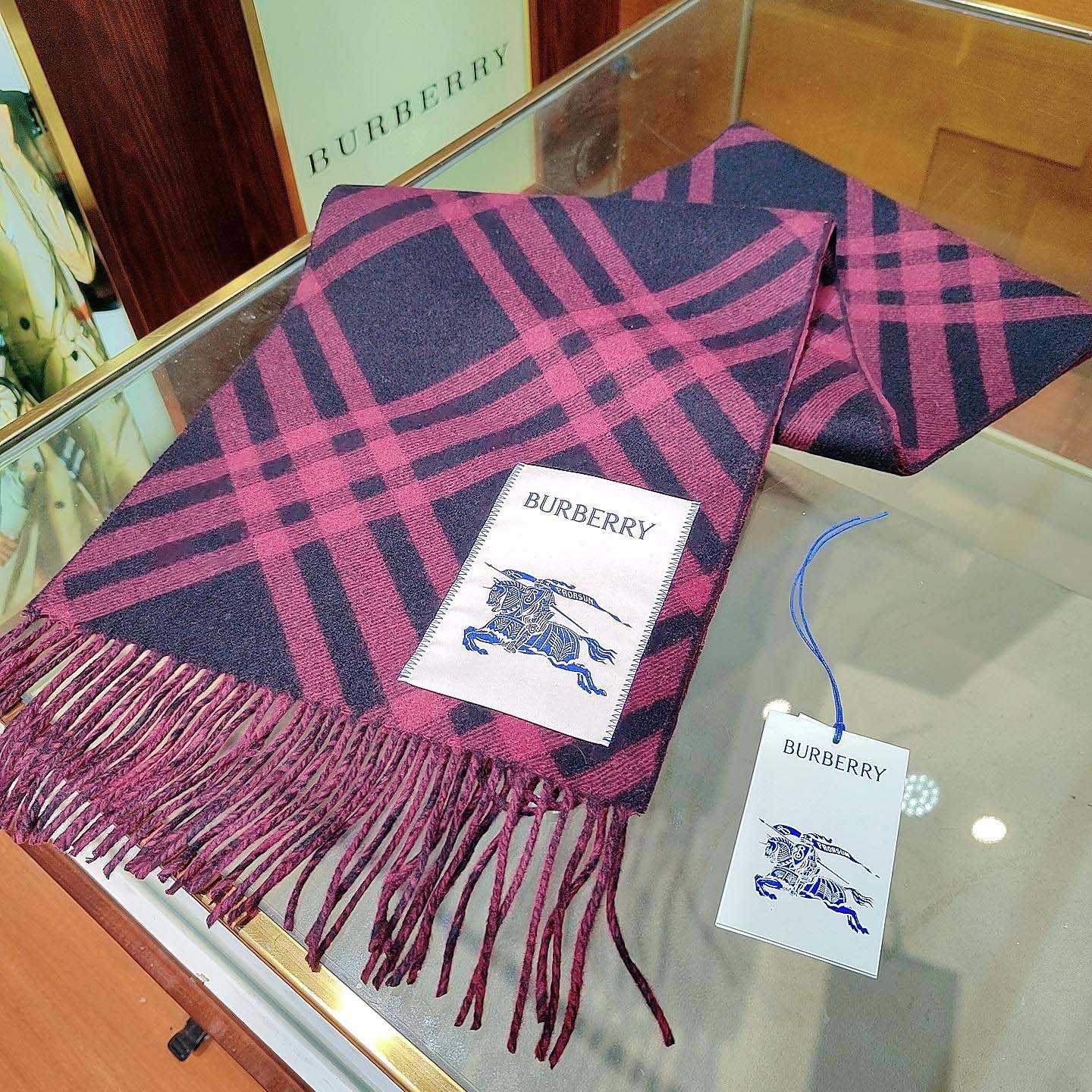 Burberry Check Cashmere Scarf - DesignerGu