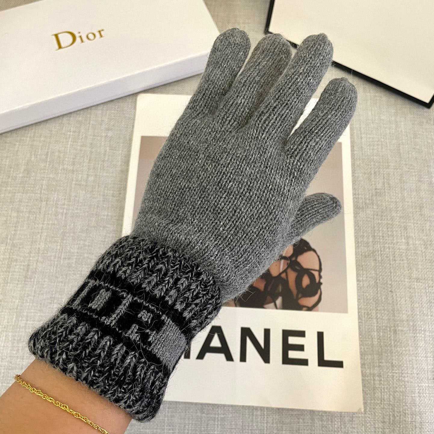 Dior Gloves  - DesignerGu