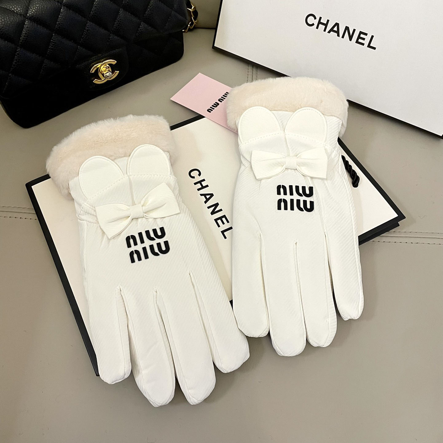 Miu Miu Gloves  - DesignerGu