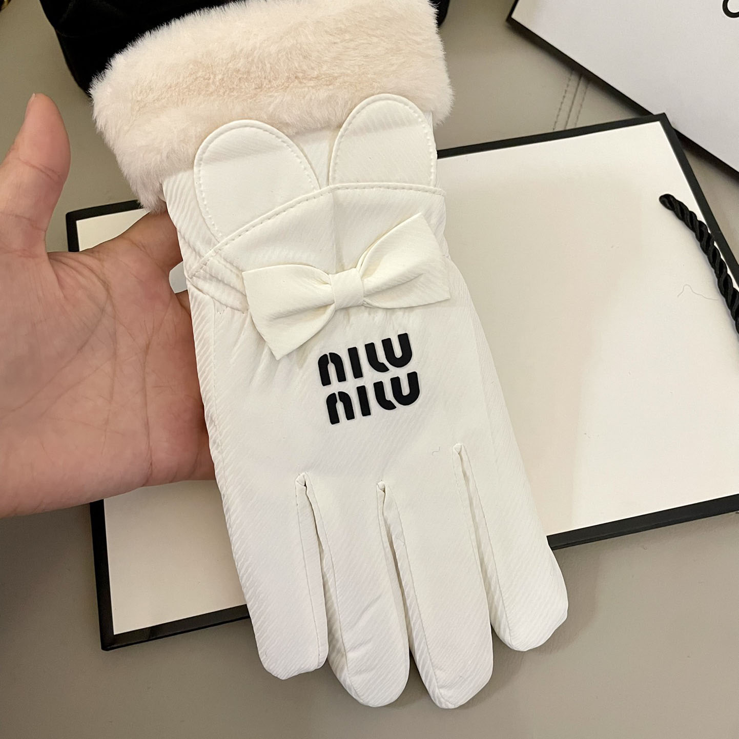 Miu Miu Gloves  - DesignerGu