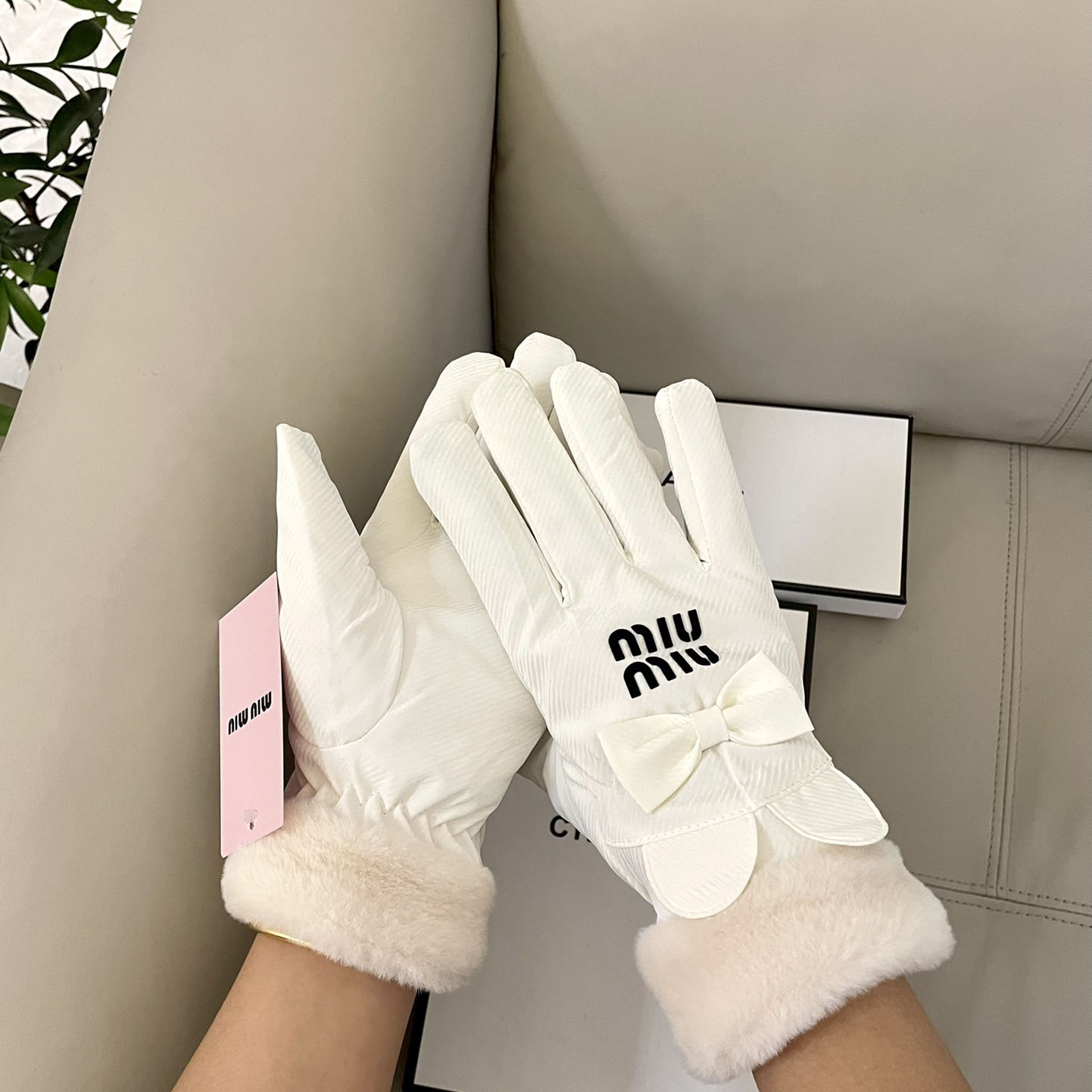 Miu Miu Gloves  - DesignerGu