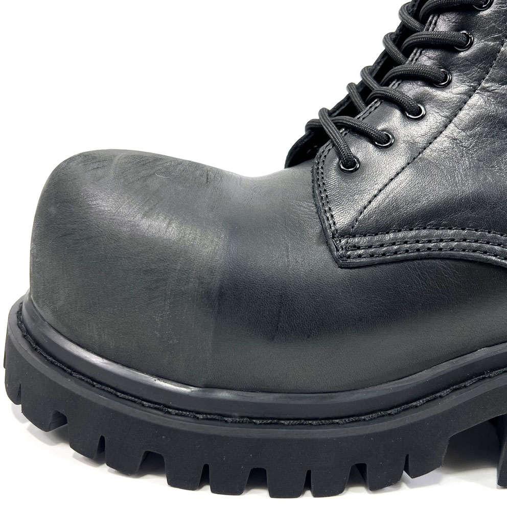 Balenciaga Stomper Boot In Black - DesignerGu